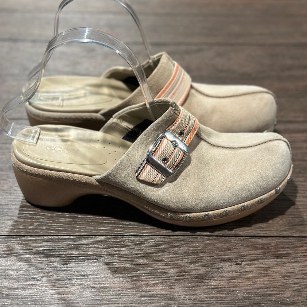 ECCO Studded Slide Clogs Womens Size 8 (EU 39) Suede Leather 2-1/2" Heel Mule